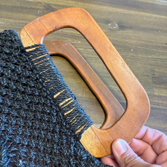 Vintage Raffia Crochet Woven Basket Straw Wood Handles 60’s Black Macrame Tote - Picture 6 of 10